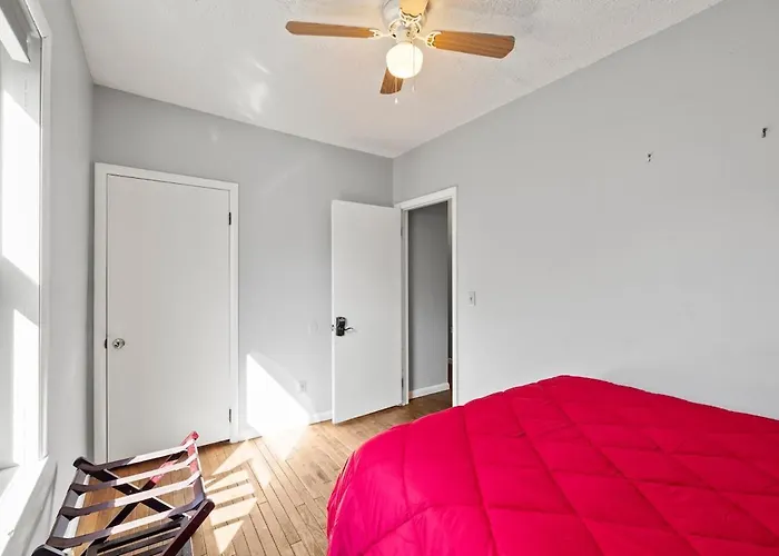 Apartment Scarlet And Gray 3 Bedroom In Osu Area