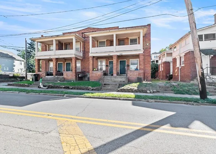 Scarlet And Gray 3 Bedroom In Osu Area Columbus